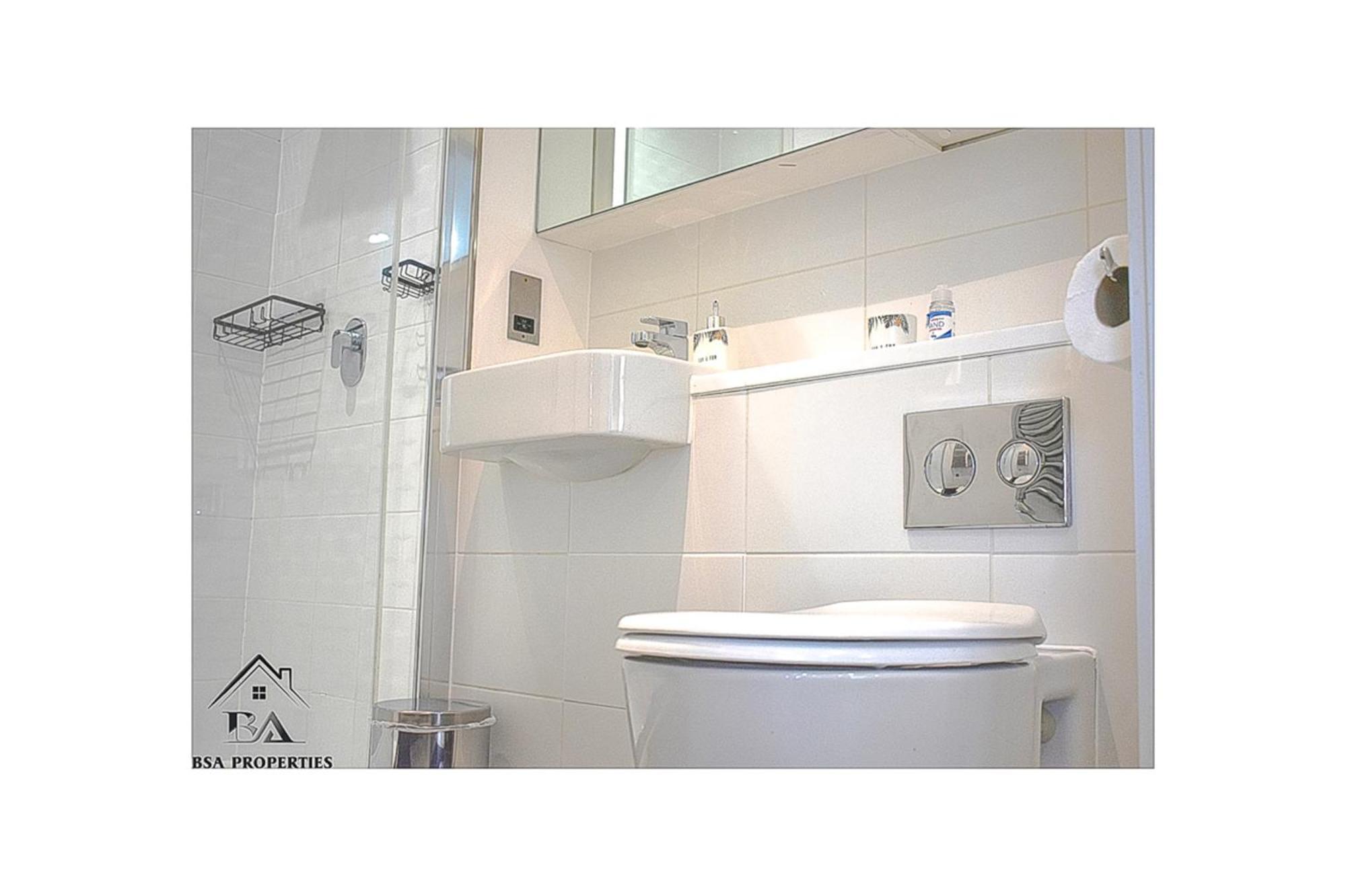 City Centre Apartment Close To Ascot & Legoland Sleep Upto 4 Guests - Parking On Request! Bracknell Dış mekan fotoğraf