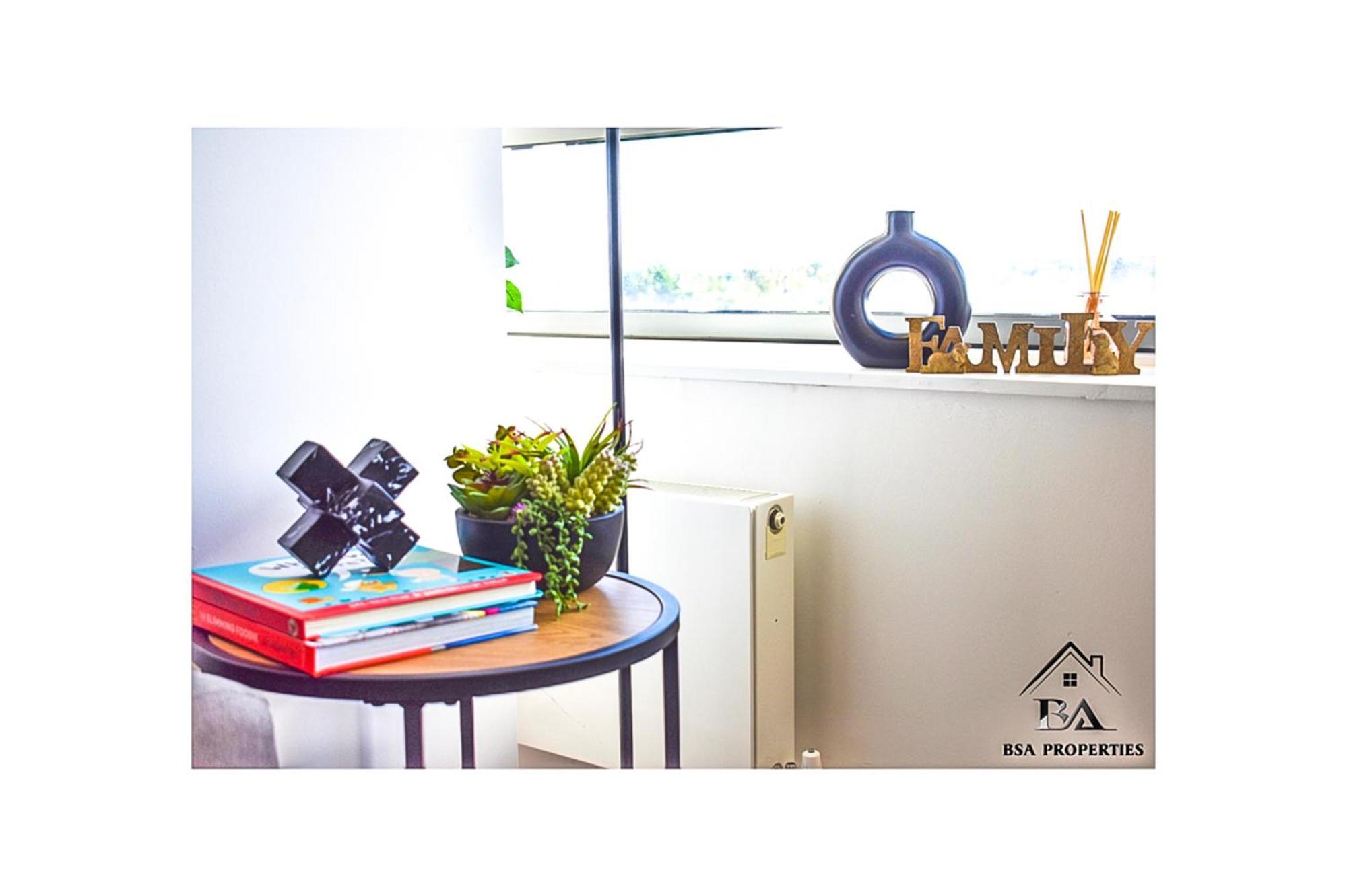 City Centre Apartment Close To Ascot & Legoland Sleep Upto 4 Guests - Parking On Request! Bracknell Dış mekan fotoğraf
