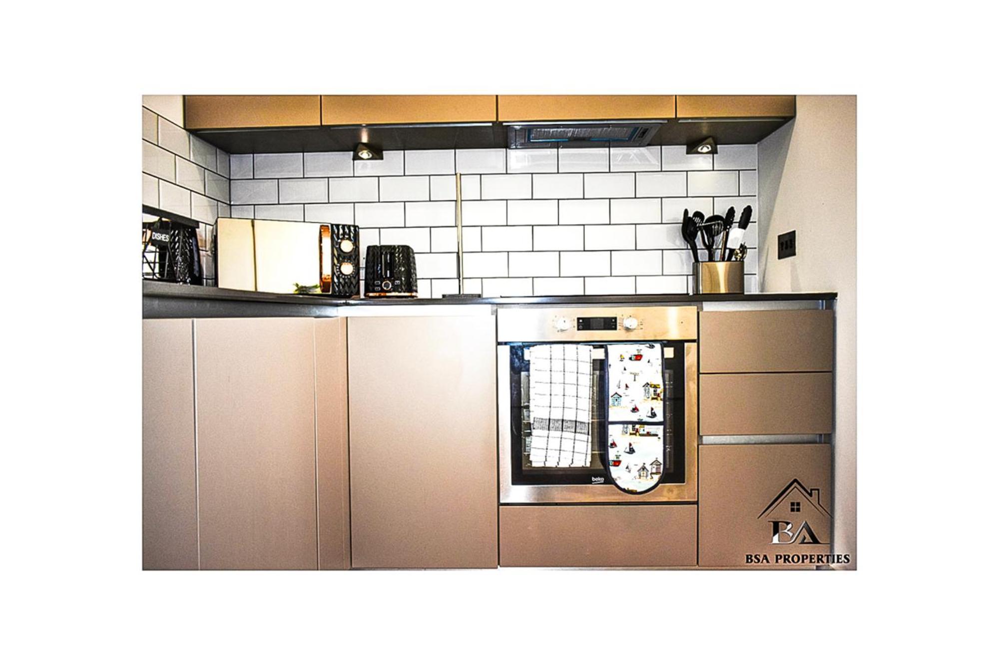 City Centre Apartment Close To Ascot & Legoland Sleep Upto 4 Guests - Parking On Request! Bracknell Dış mekan fotoğraf