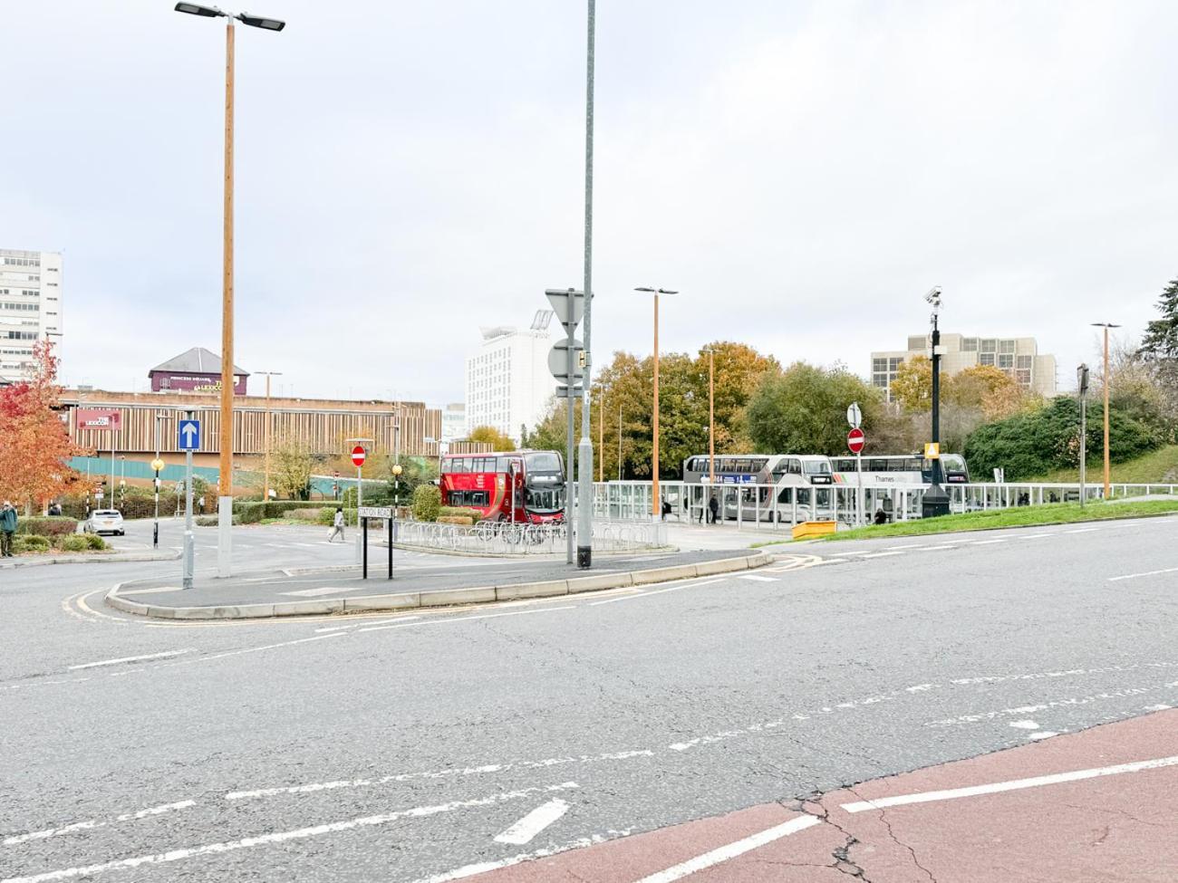 City Centre Apartment Close To Ascot & Legoland Sleep Upto 4 Guests - Parking On Request! Bracknell Dış mekan fotoğraf